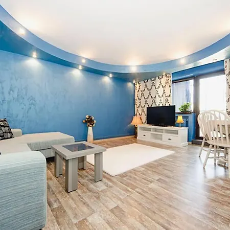 Apartment 3 Bedroom Flat 5 Minutes To E P Mall And Ford